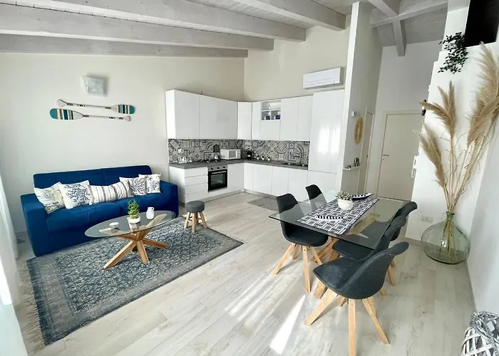 Free Private Parking, New *