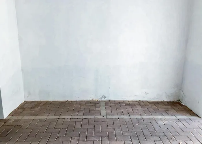 Free Private Parking, New Apartment