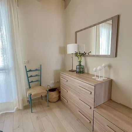 Free Private Parking, New *